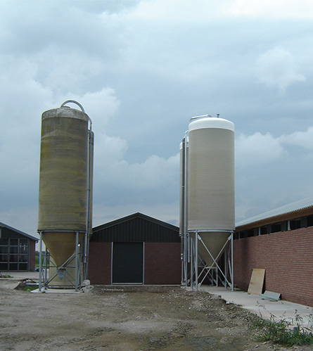 Agra-matic-Blom-veller-nieuwe-stal-leghennen-voersilo.jpg