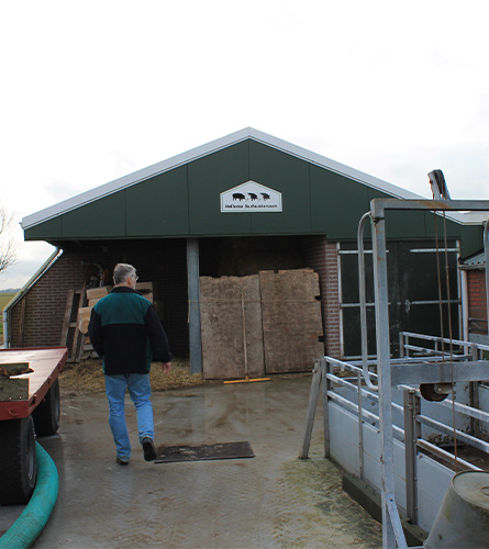 Agra-matic-Schrikkema-hogelandvlees-boerderij-buiten.jpg